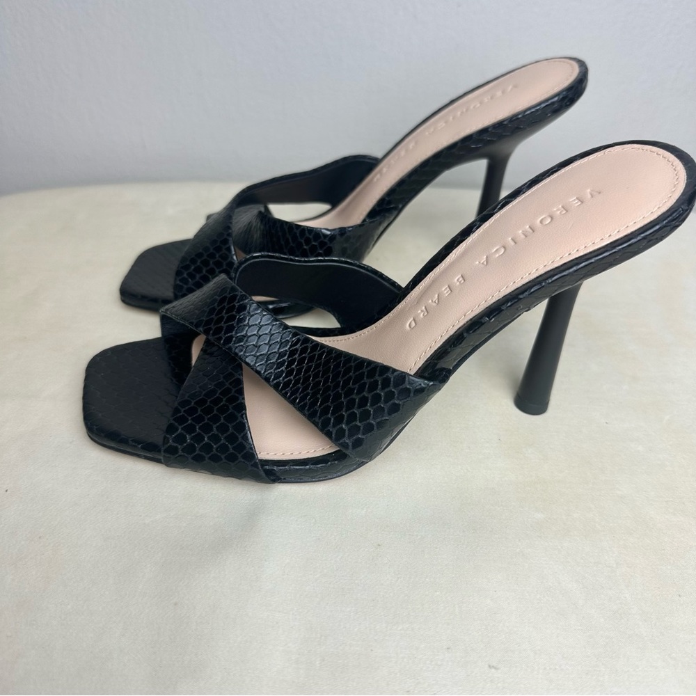 Veronica Beard Alsea Sandal in Black Leather Sz 5 - Picture 4 of 6